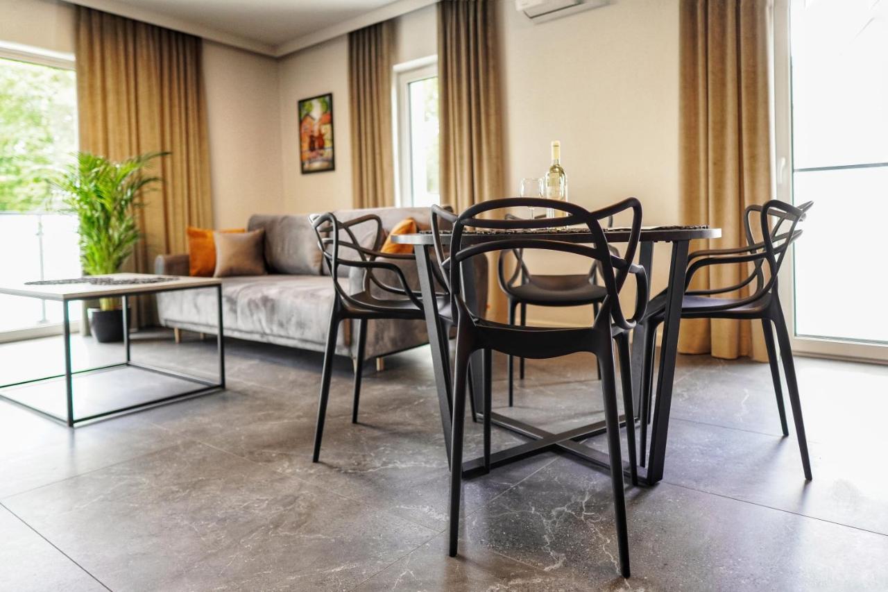 Apartamenty Centrum Park Twardowskiego 4 เจโลนากูรา ภายนอก รูปภาพ