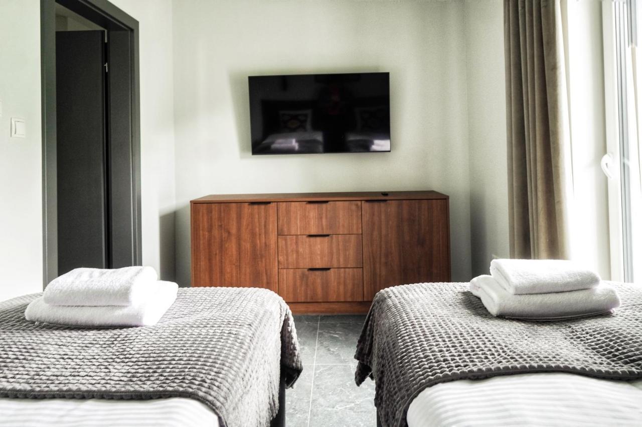 Apartamenty Centrum Park Twardowskiego 4 เจโลนากูรา ภายนอก รูปภาพ