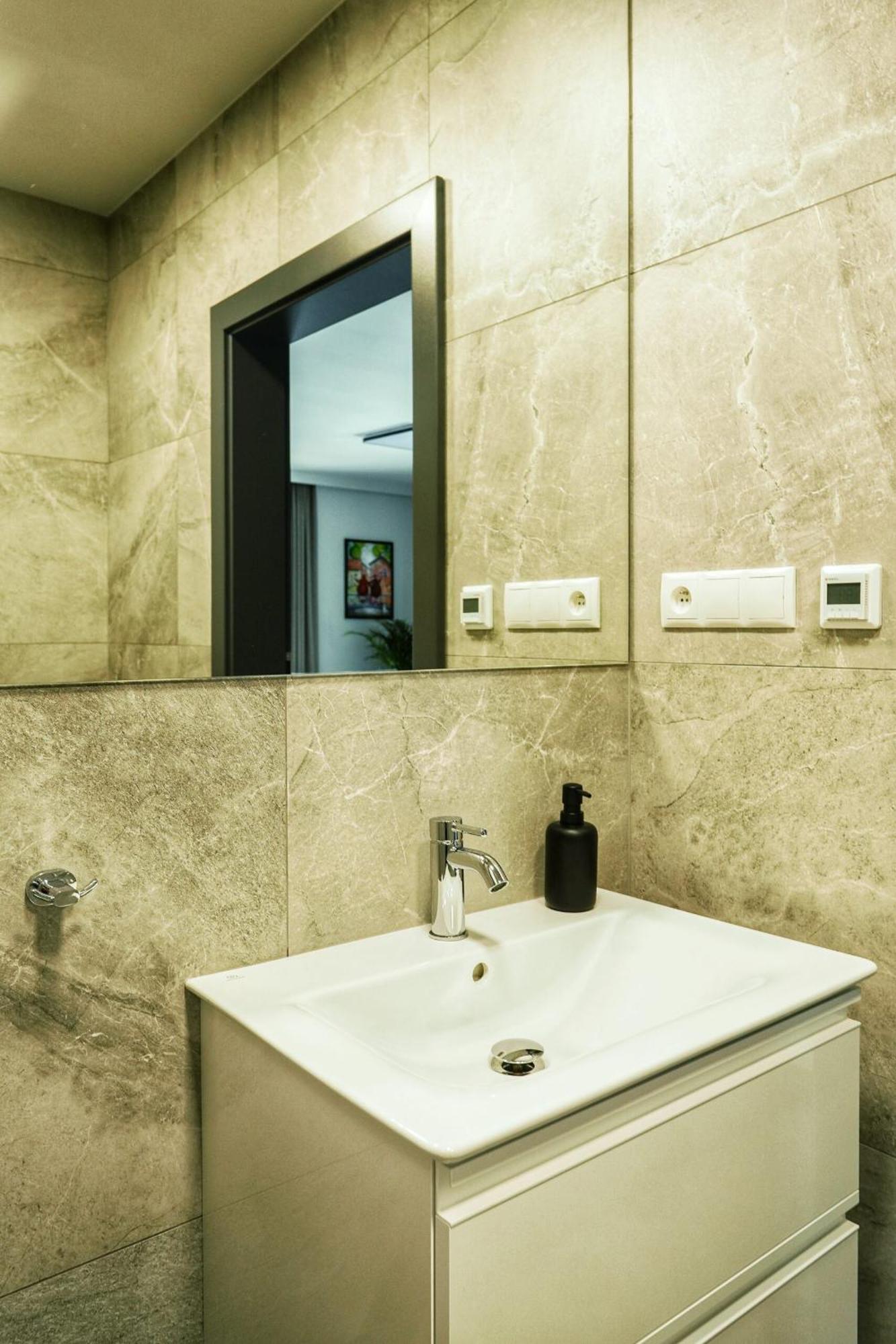 Apartamenty Centrum Park Twardowskiego 4 เจโลนากูรา ภายนอก รูปภาพ