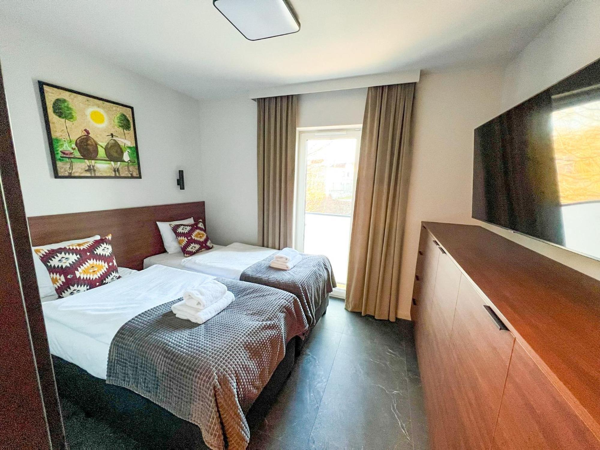 Apartamenty Centrum Park Twardowskiego 4 เจโลนากูรา ภายนอก รูปภาพ